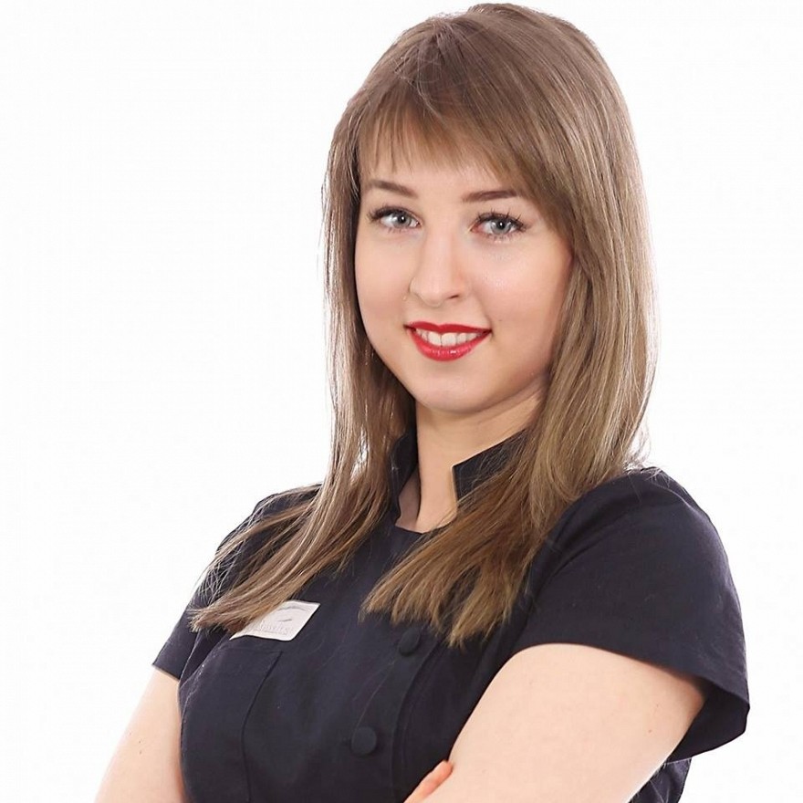 Microblading meistrė Brigita Baamran užtikrina, jog 6D yra pats geriausias sprendimas, norint turėti tankesnius antakius.